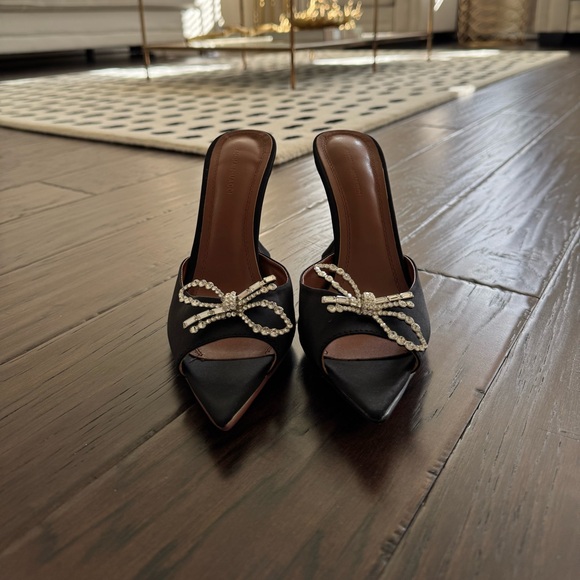Amina Muaddi Rosie Embellished Bow Satin Pedestal Sandals - Picture 3 of 10